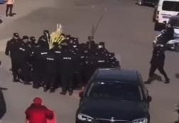 南通市容管理人员强夺甘蔗不顾老人哭喊?官方启动调查