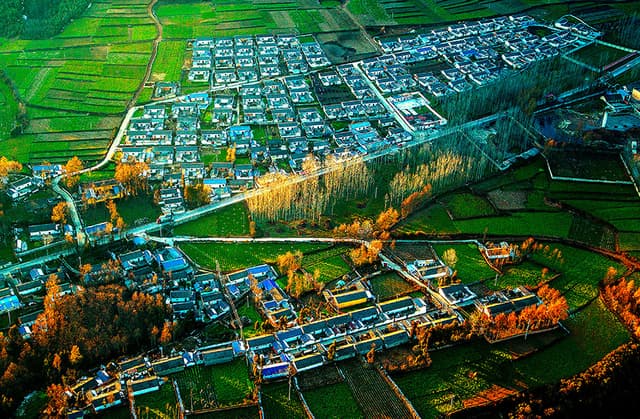 "中国彝族火把节之乡"布拖县:资源丰富 山水秀美