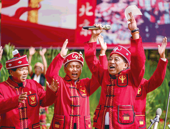 总书记回信到佤寨,老支书喜说“山乡传奇”