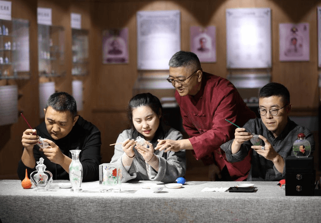 衡水内画:一壶一世界 方寸藏乾坤