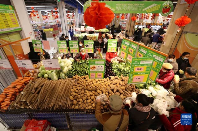 安徽合肥:节前“惠民菜”受青睐