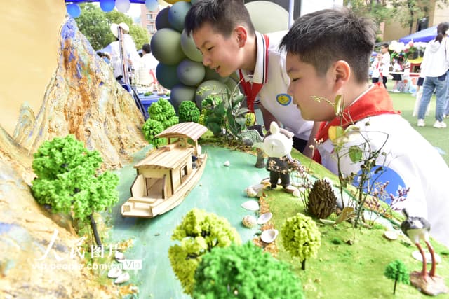 安徽合肥:校园科技节 点亮科学梦