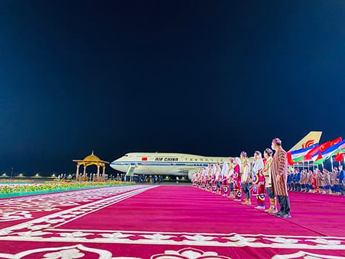 鉴往知来,跟着总书记学历史 | 丝路古城 上合新篇