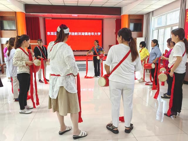 安徽东至:尊老爱老暖民心 敬老助老促和谐