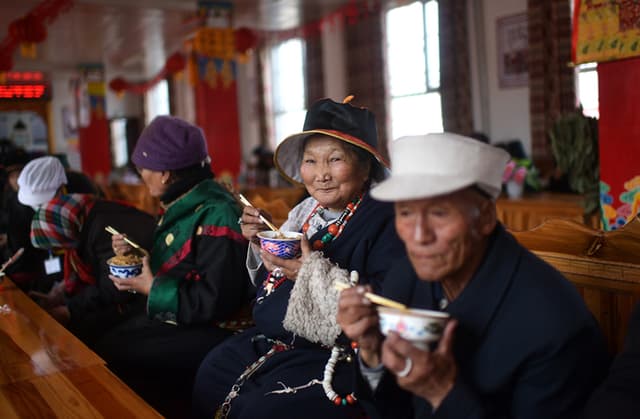 长江源头的幸福敬老院