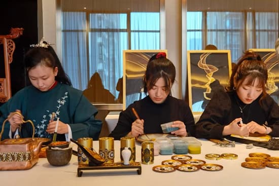 00后非遗传承人:当手艺人,更要当“守艺人”