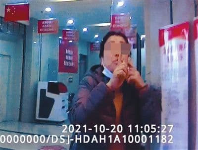 女儿被绑架?当事人执意要汇款30万 民警写纸条苦劝