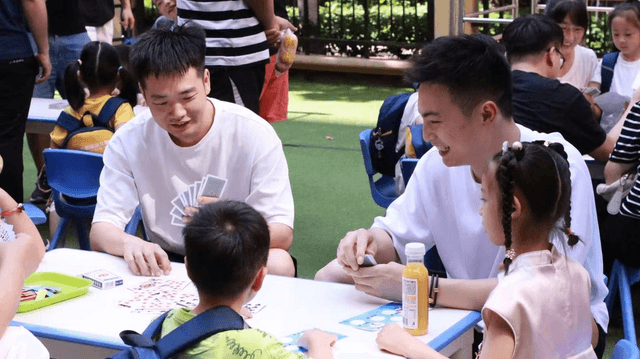 感恩父爱“益”起来 湖南长沙体育新城社区公益行动献礼父亲节