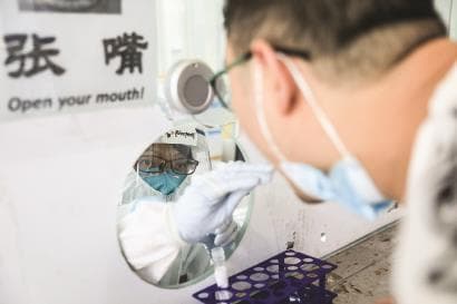 检测量大增,上海部分采样点24小时“不打烊”