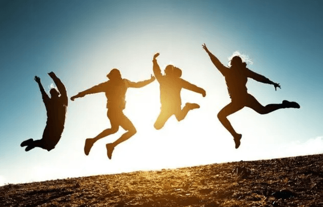 又是一年开学季 网友热议:“青春逢盛世 奋斗正当时”