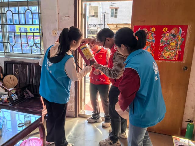 共和社区“暖巢护安”:为独居老人筑牢消防安全“防护盾”