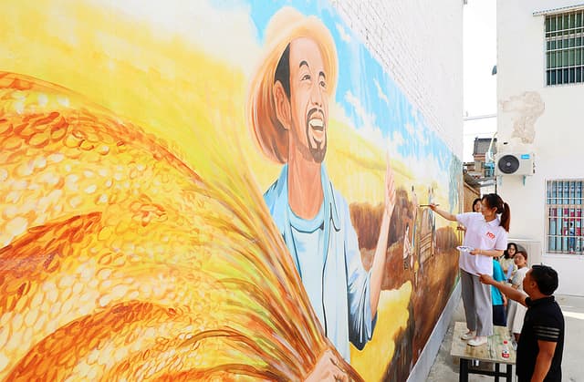 河南温县:艺术墙绘“扮靓”美丽新农村