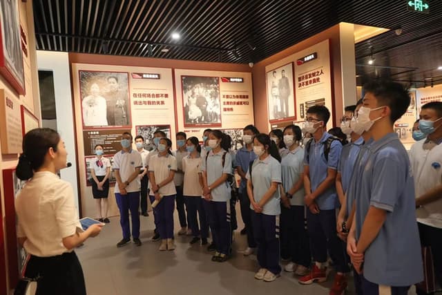 四川成都：青少年走进天府家风馆 让好家风浸润心灵