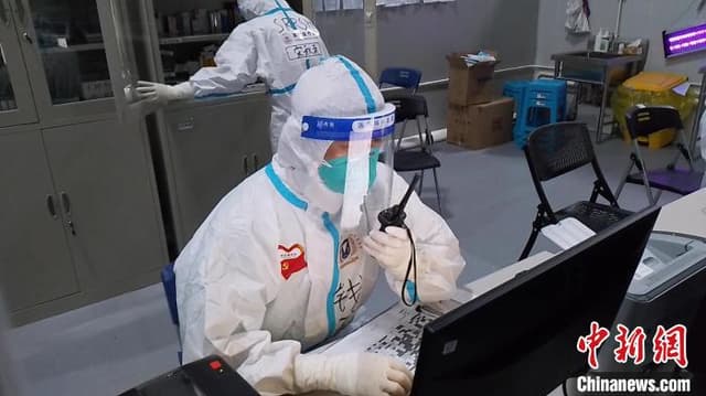 浙江父子在方舱内外接力守“沪”:为彼此自豪