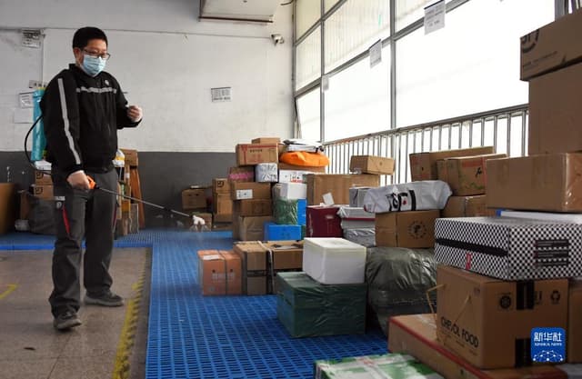 北京海淀:加强快递消毒 保障居民健康