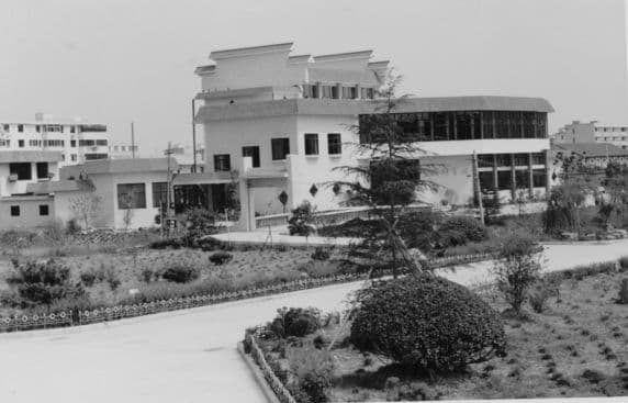 金庸图书馆何去何从?“不拆了!”